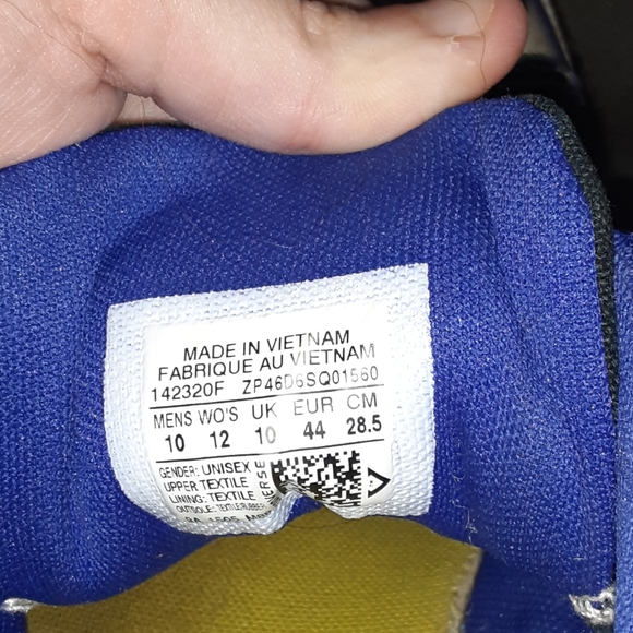 Black and blue converse - Picture 4 of 4